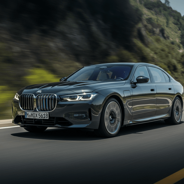 BMW i7: The Luxury Electric Vehicle with 450-Mile Range and New Design
