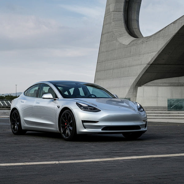 Tesla atualiza o Model 3 e o Model Y na China: desempenho e autonomia melhorados