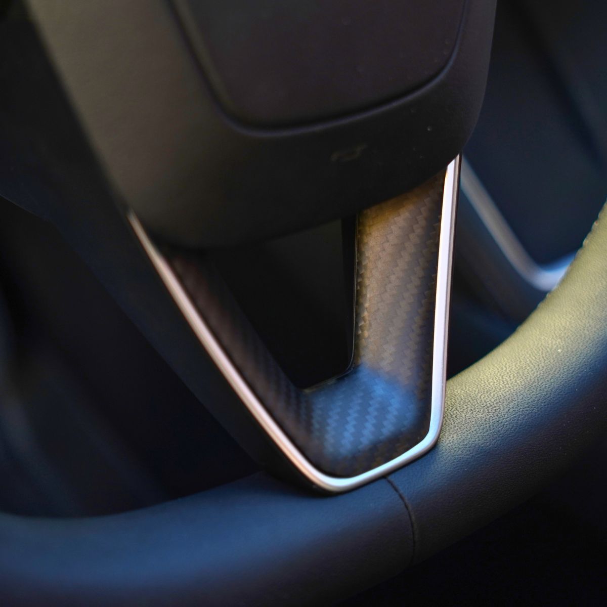 TESEVO Steering Wheel Middle Trim for Model 3 Highland & Model Y Juniper | Real Dry Carbon Fiber - Tesevo