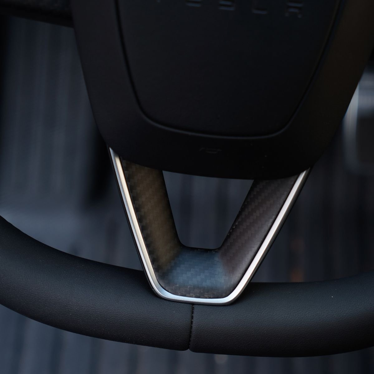 TESEVO Steering Wheel Middle Trim for Model 3 Highland & Model Y Juniper | Real Dry Carbon Fiber - Tesevo