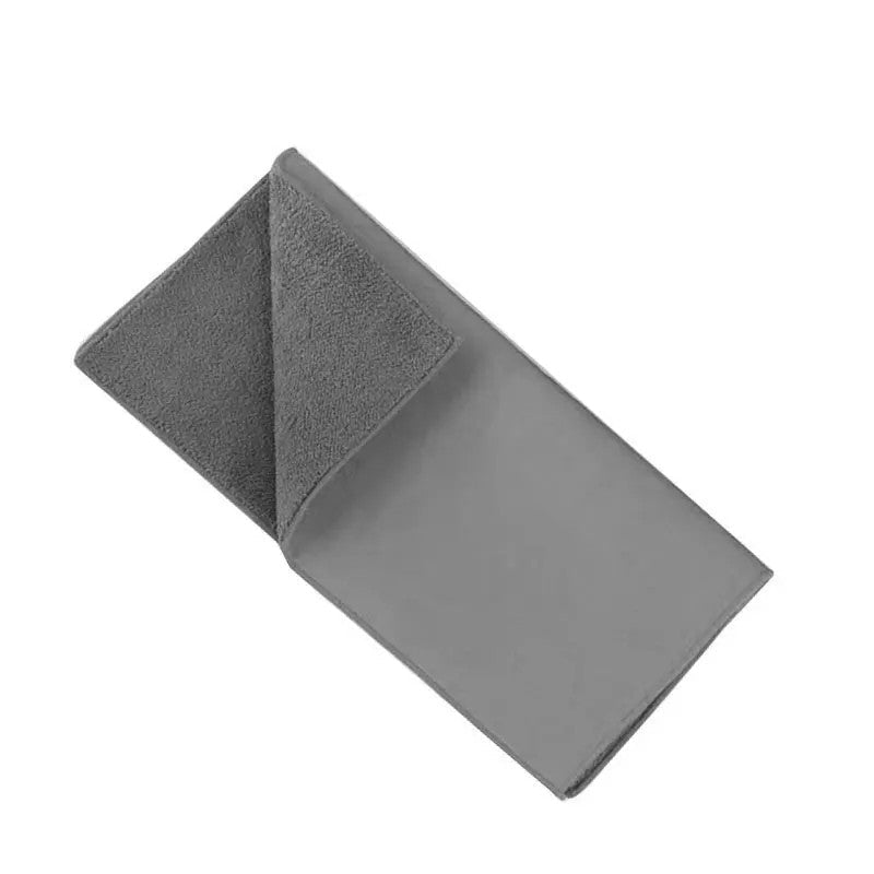 TESEVO soft edge detailing towel close-up shot