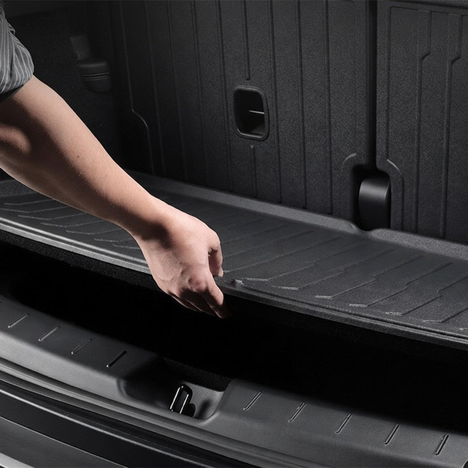 TESEVO Model YL 6-seater all-weather TPE trunk mat angled view
